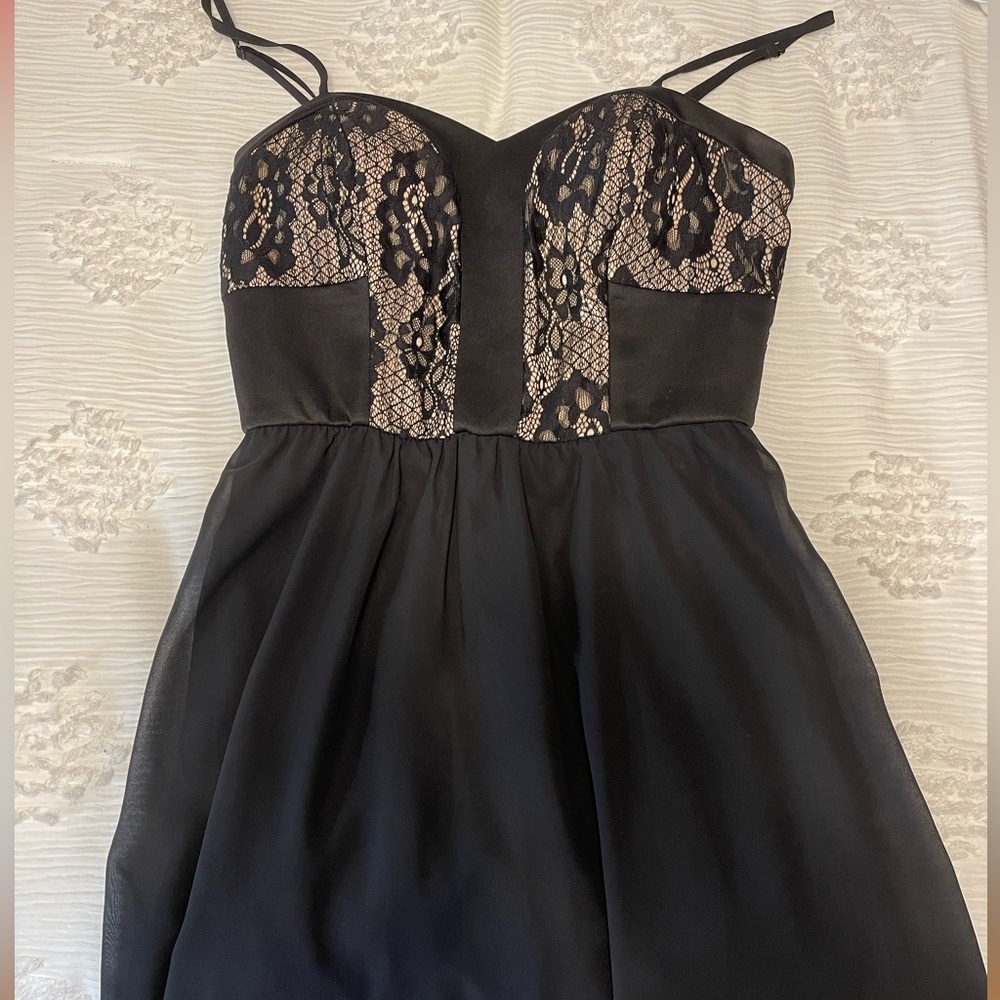 Black lace short dress